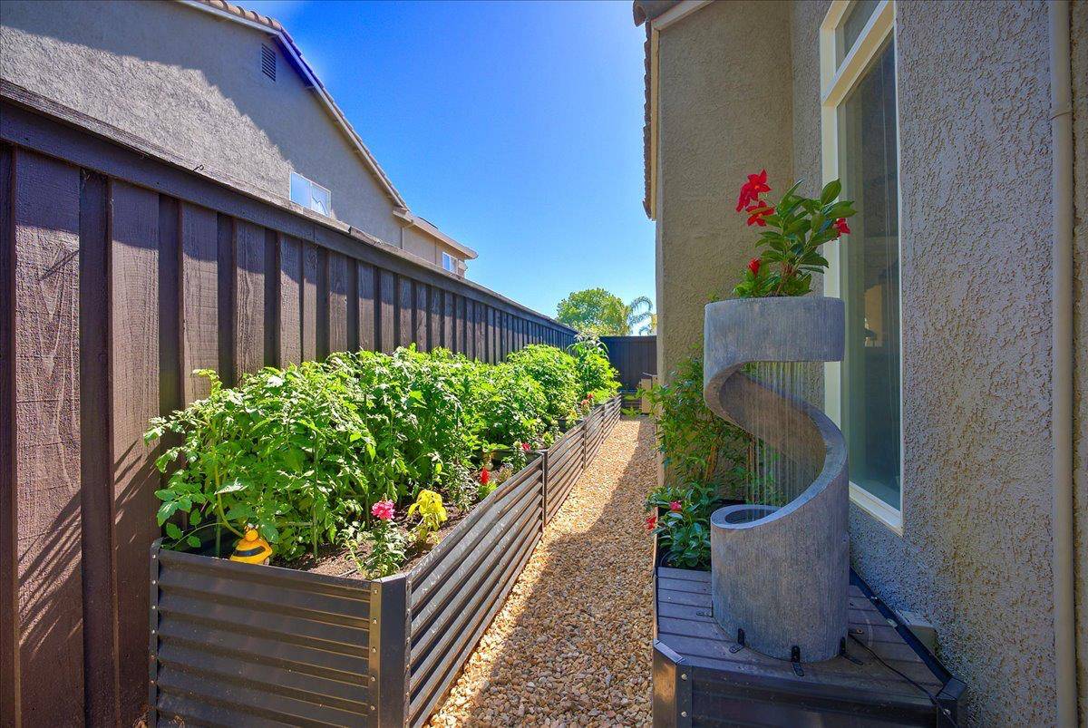 210 Mariner CIR, Lincoln, CA 95648