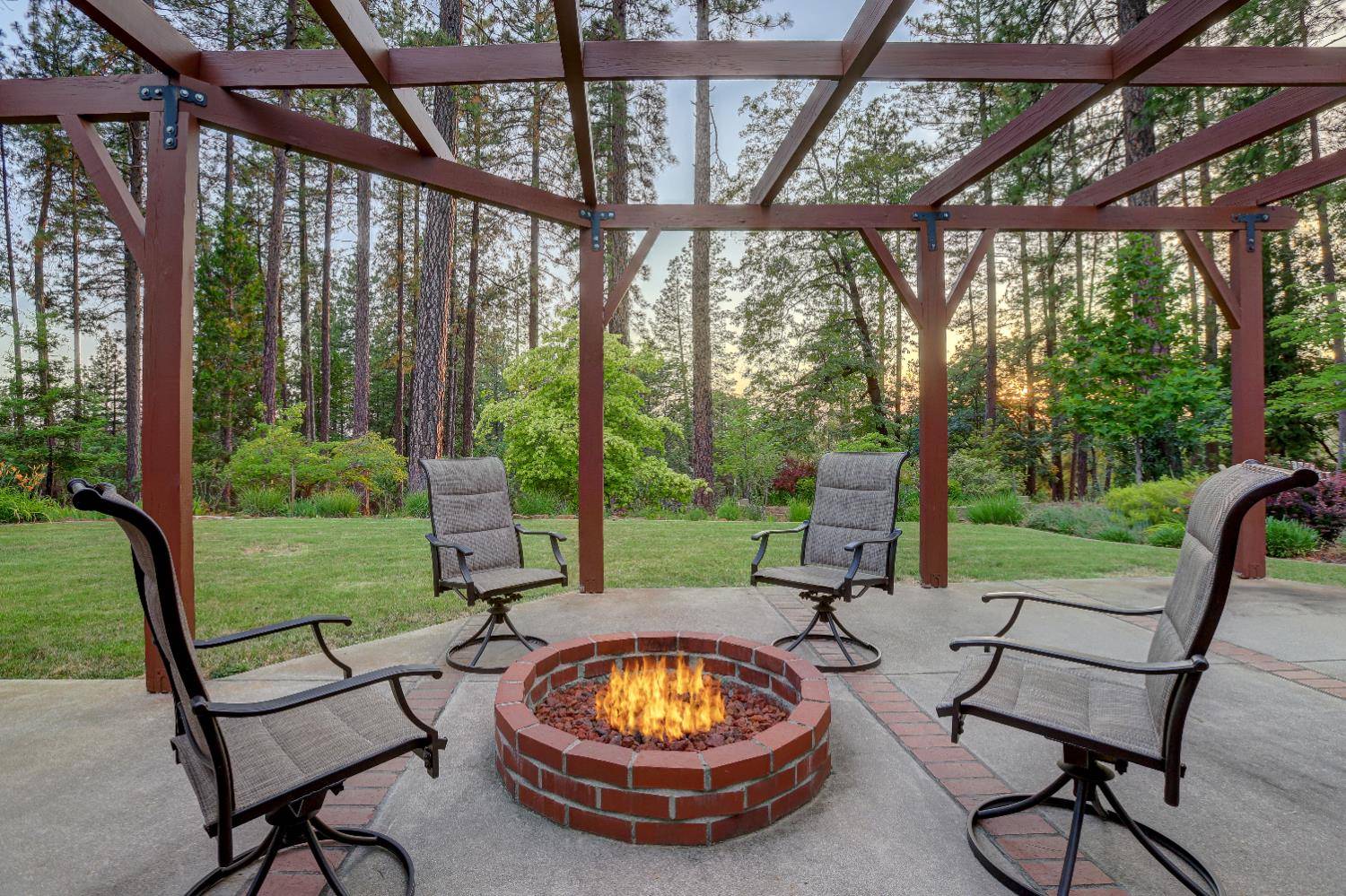 Grass Valley, CA 95949,12827 McCourtney RD