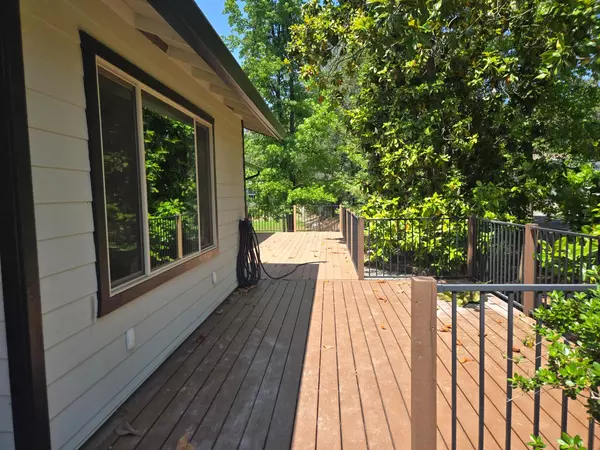 Lake Of The Pines, CA 95602,24064 Oakmont Way