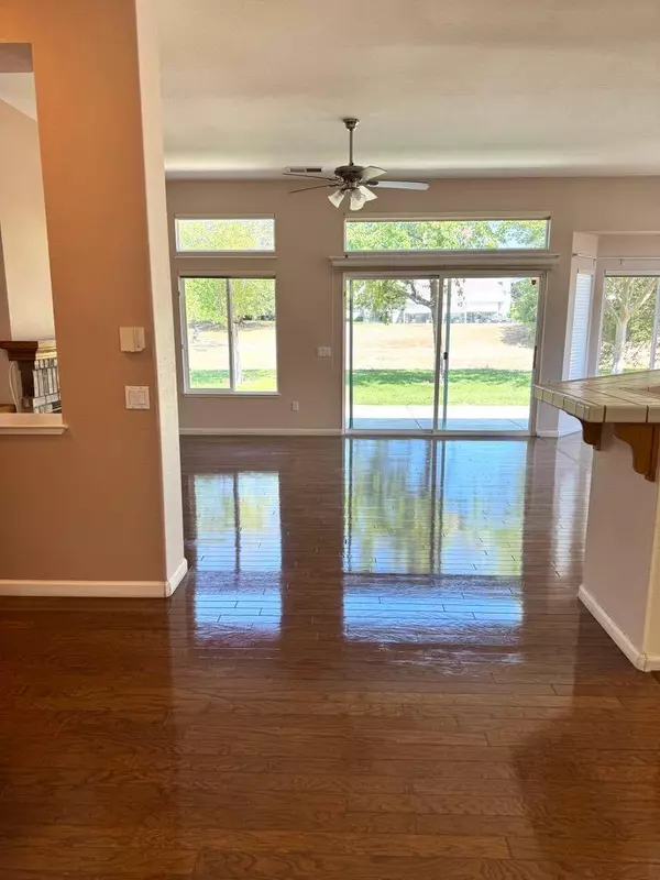 Brentwood, CA 94513,243 Honeygold LN