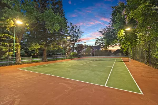 Sacramento, CA 95827,9815 Mira Del Rio DR