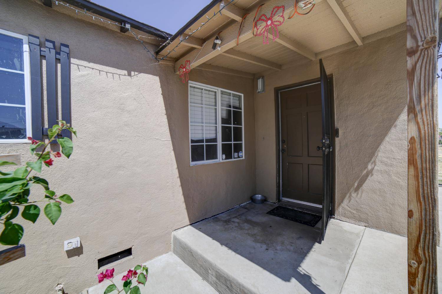 Madera, CA 93638,920 N Lake ST