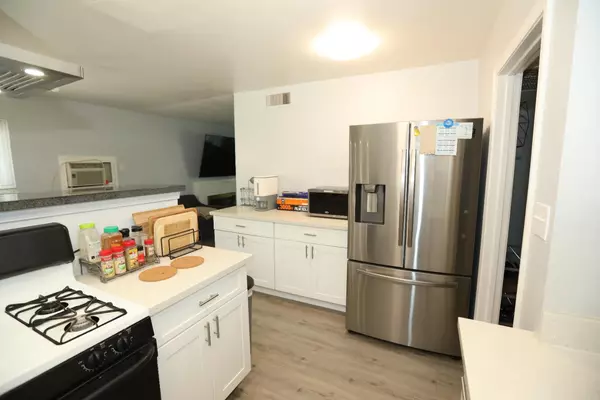 Sacramento, CA 95822,2343 Thompson WAY