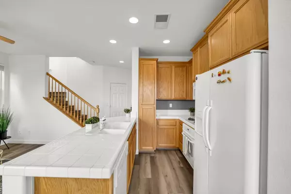 Sacramento, CA 95835,5912 CADDINGTON WAY