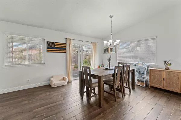 Roseville, CA 95661,906 Oak Ridge DR