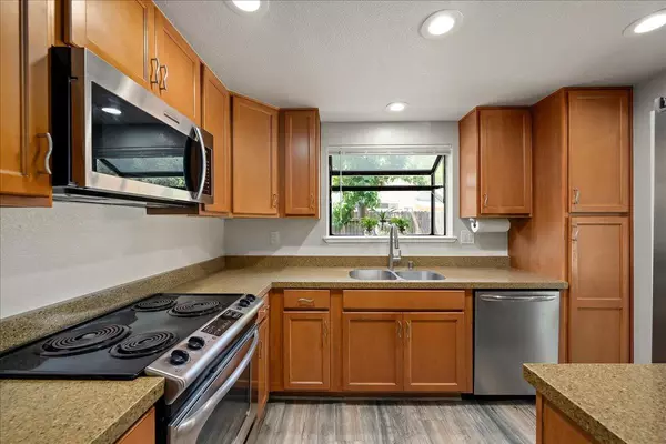 Sacramento, CA 95838,10 Sea Anchor CT