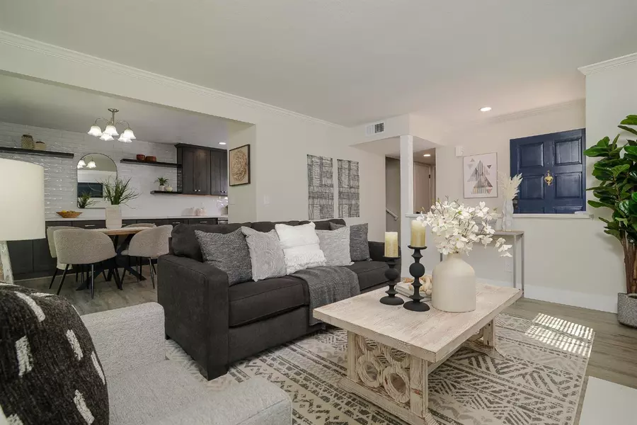 7925 Arcade Lake LN #8, Citrus Heights, CA 95610