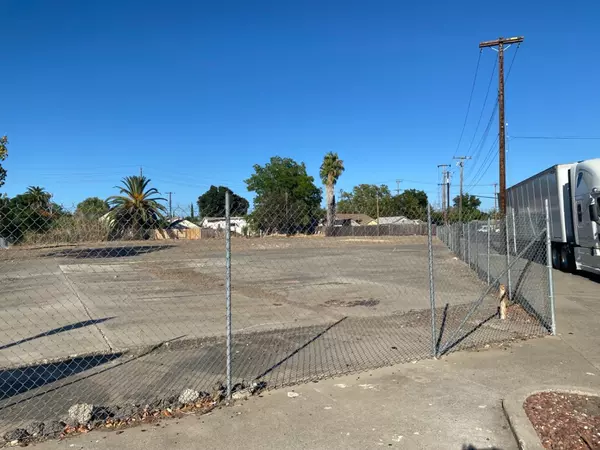 Sacramento, CA 95815,2546 Del Paso BLVD