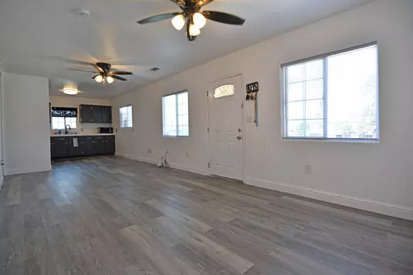 Oakdale, CA 95361,313 N 4th AVE