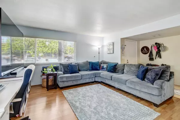 Sacramento, CA 95841,5136 Greenberry DR