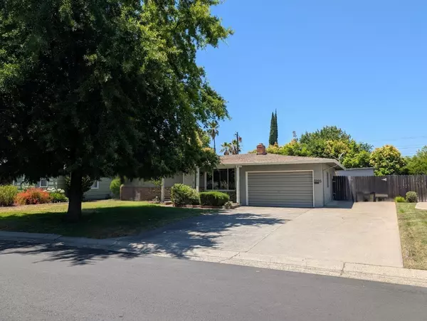 3225 Kentfield DR, Sacramento, CA 95821
