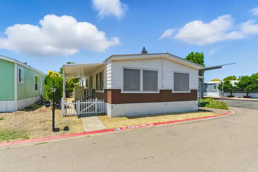 5100 N Highway 99 #139, Stockton, CA 95212
