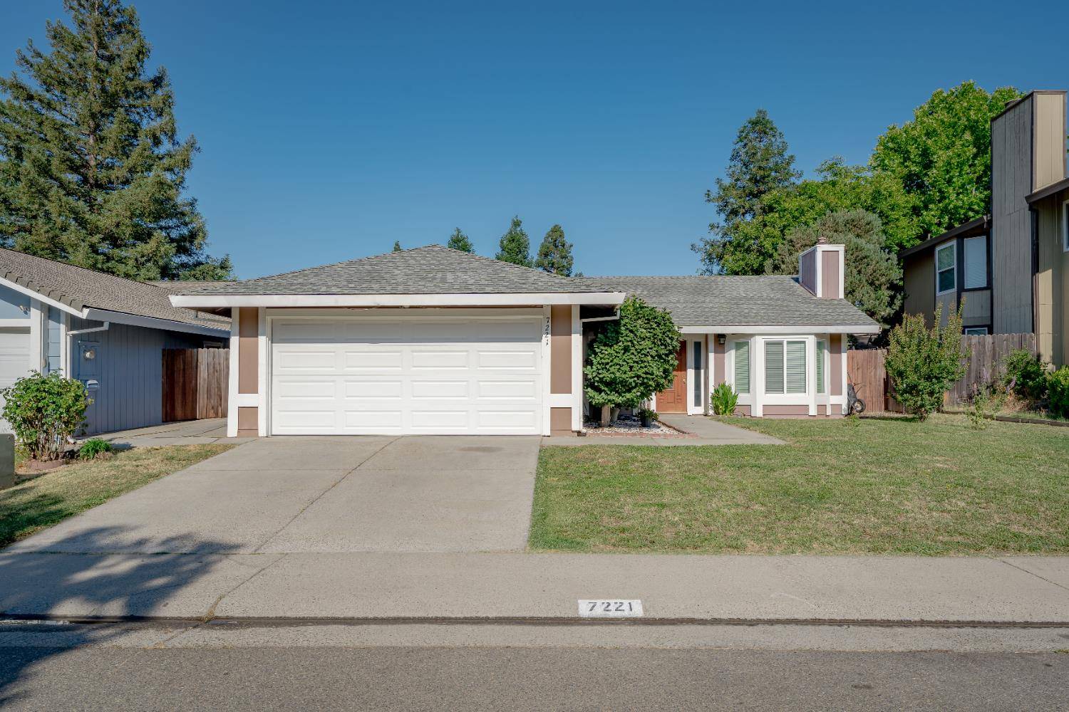 Sacramento, CA 95842,7221 Holworthy WAY