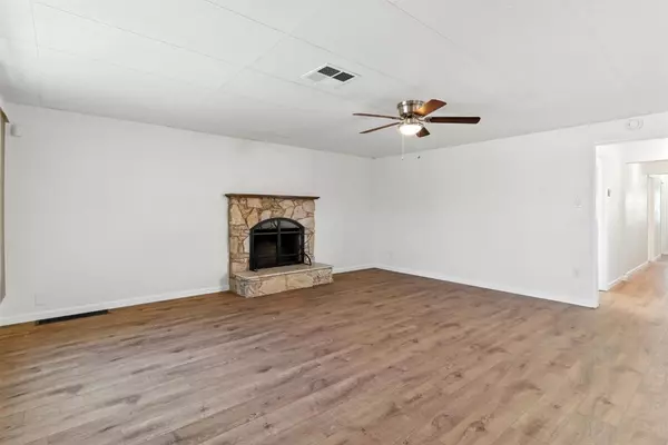 Manteca, CA 95337,838 Marion