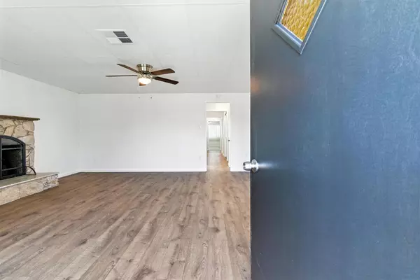 Manteca, CA 95337,838 Marion