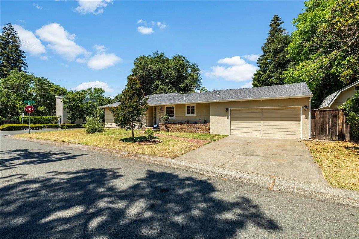 Sacramento, CA 95822,4851 Alta DR