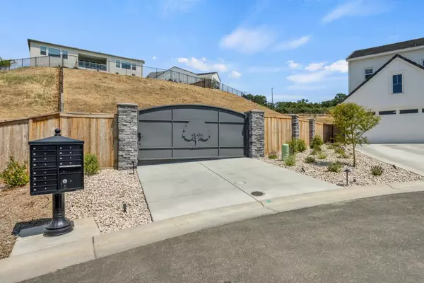 El Dorado Hills, CA 95762,5115 Glacier Peak DR