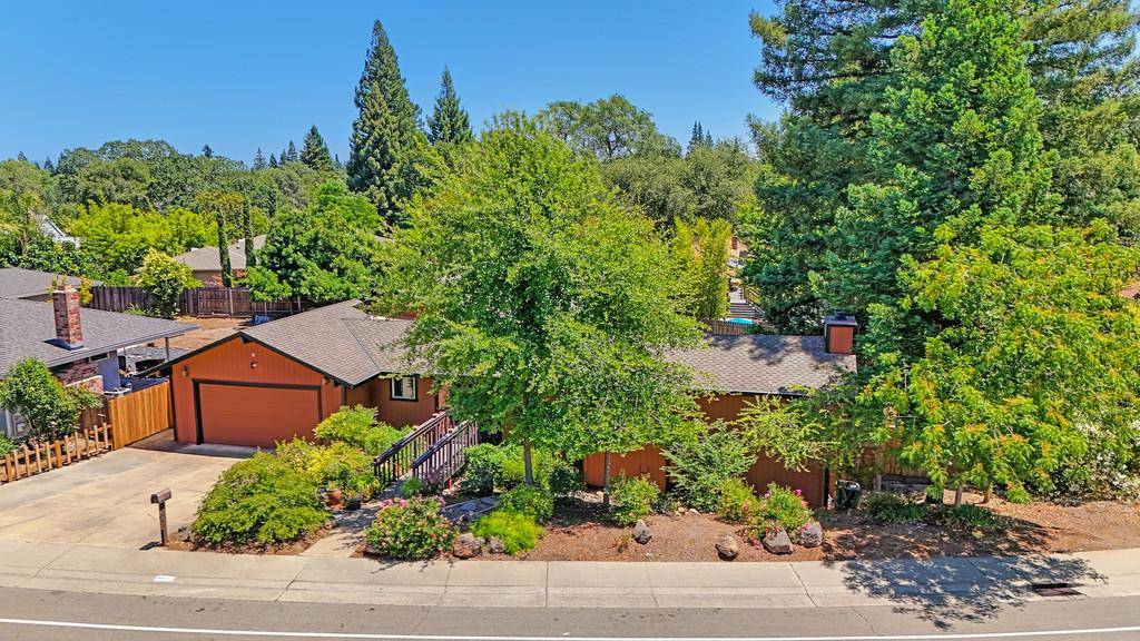 9085 Winding Oak DR, Fair Oaks, CA 95628