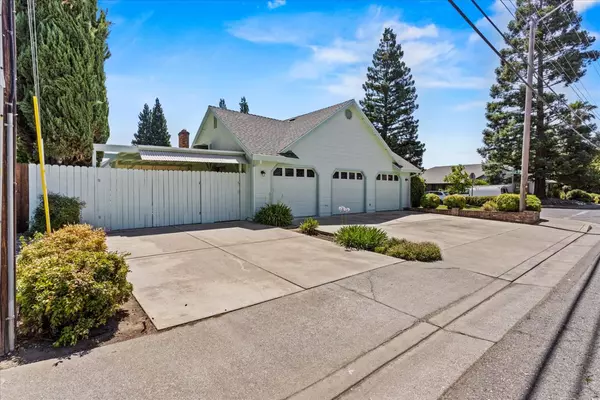 Yuba City, CA 95991,991 Mariposa DR