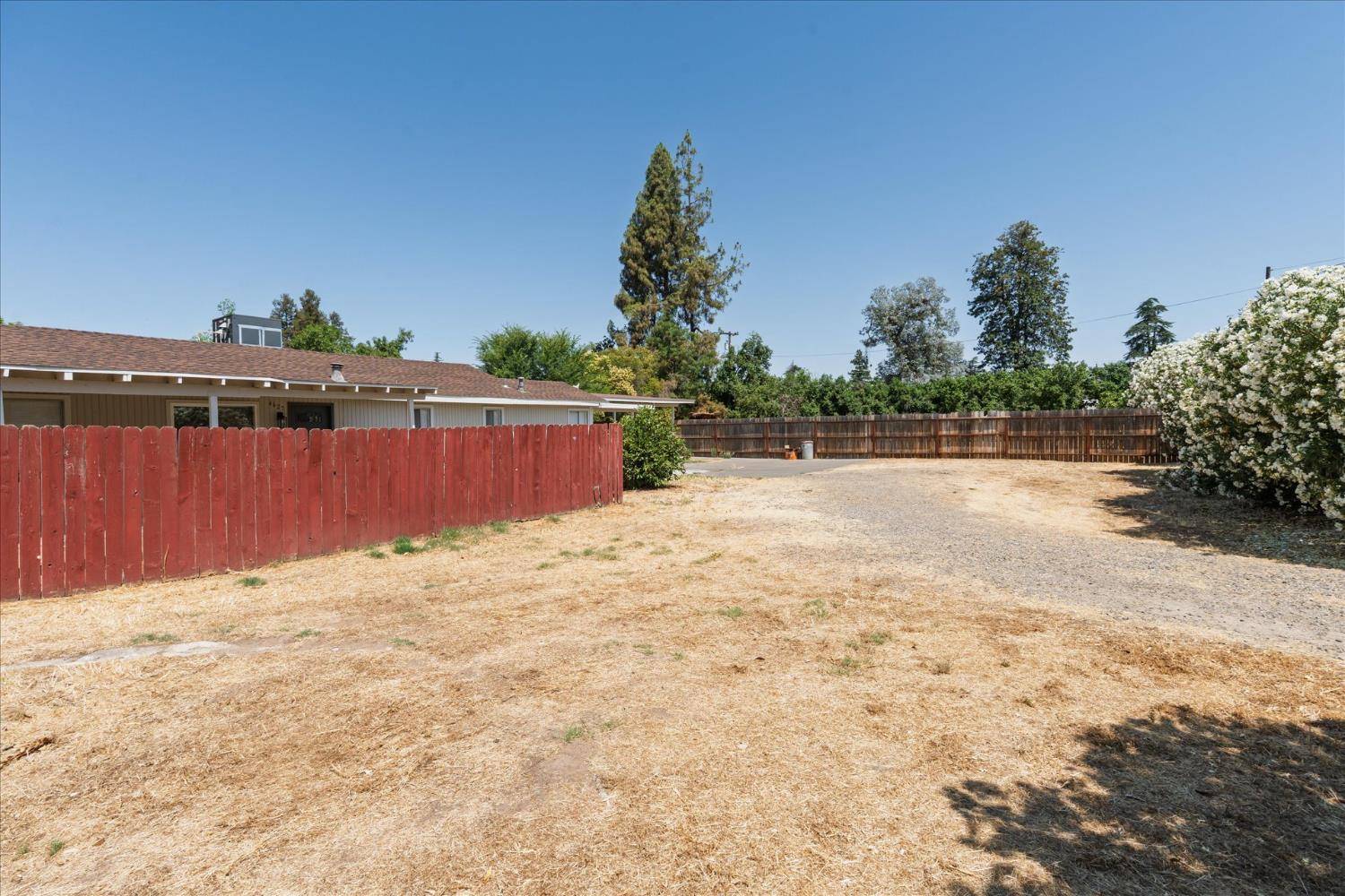 Fresno, CA 93726,4627 N Maple AVE