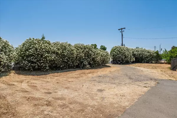 Fresno, CA 93726,4627 N Maple AVE