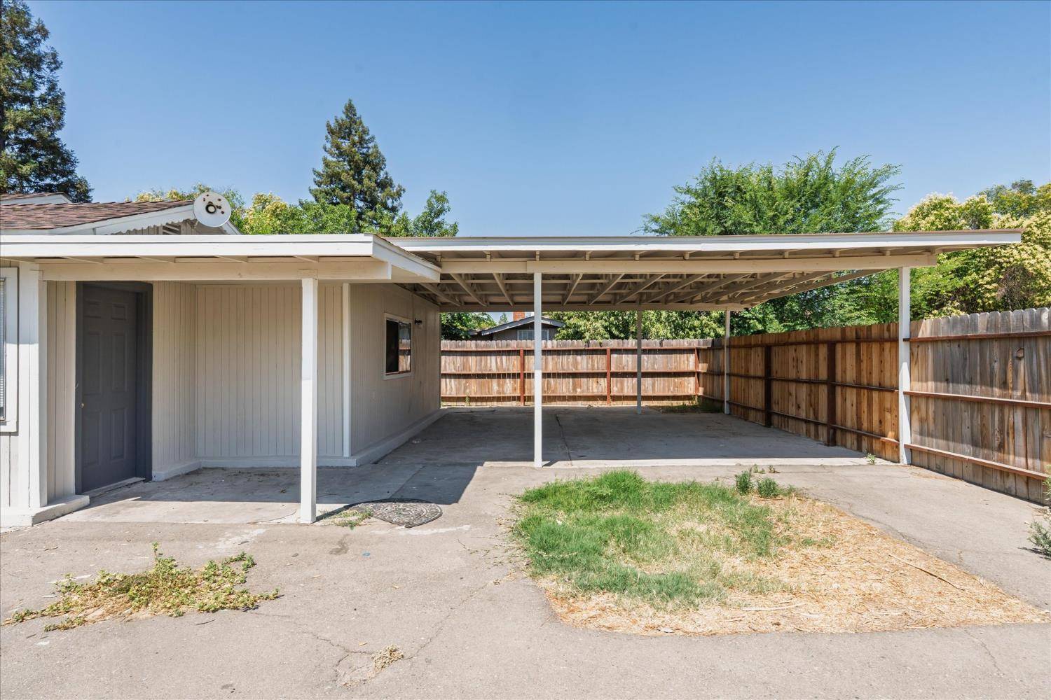 Fresno, CA 93726,4627 N Maple AVE