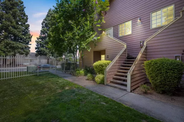 Rancho Cordova, CA 95670,11150 Trinity River DR #144