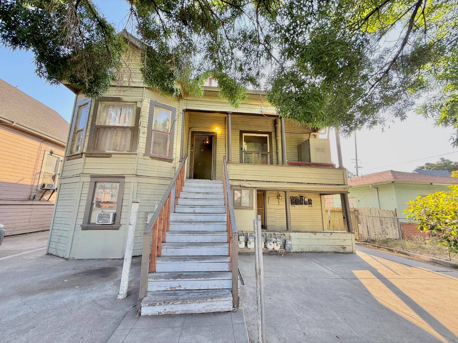 1015 S San Joaquin ST, Stockton, CA 95206