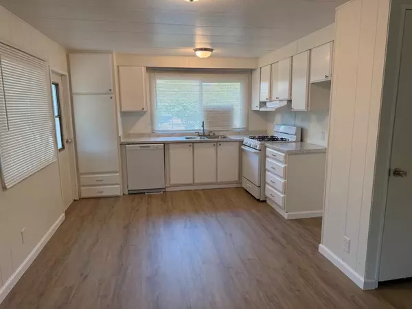 Redding, CA 96002,6950 Riverland Drive #12