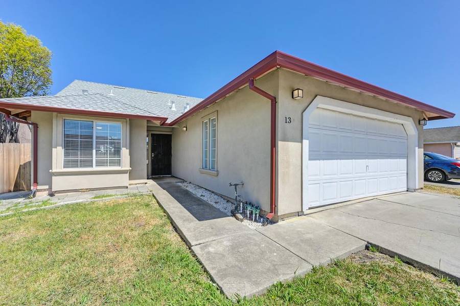 13 Casa Linda CT, Sacramento, CA 95822