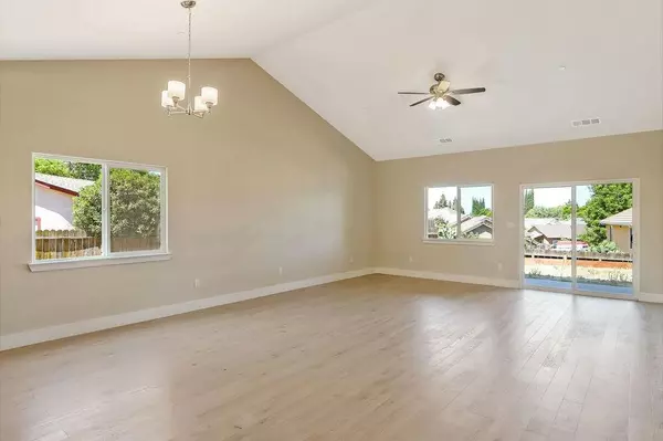 Oakdale, CA 95361,600 Valley View DR