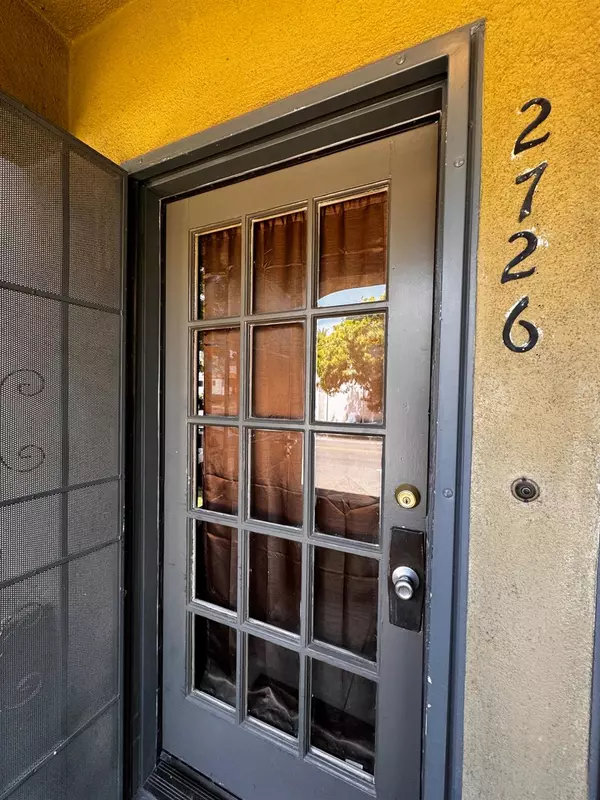 Sacramento, CA 95816,2730 T ST