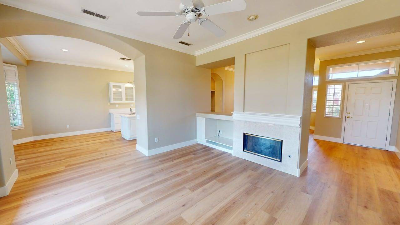 Roseville, CA 95747,209 Clearview CT