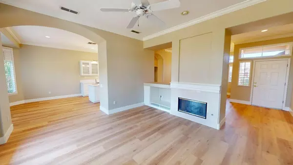 Roseville, CA 95747,209 Clearview CT
