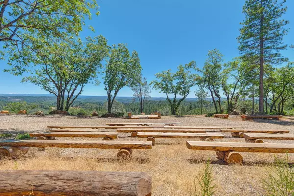 Applegate, CA 95703,17200 Mountain View DR