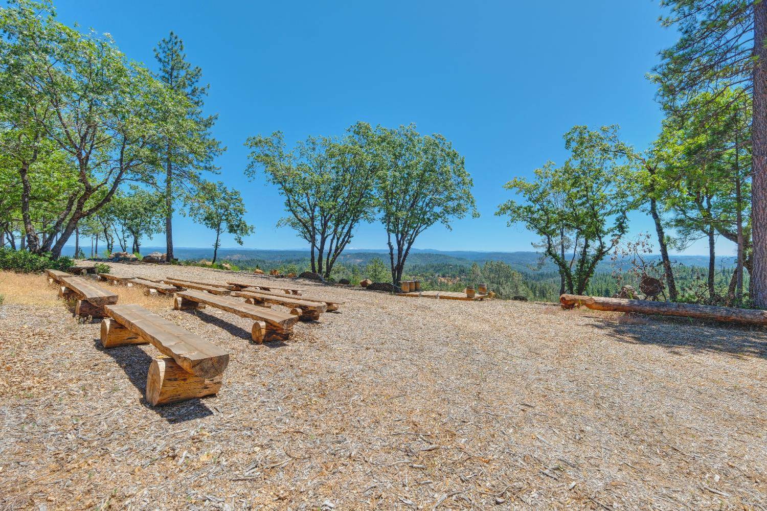 Applegate, CA 95703,17200 Mountain View DR