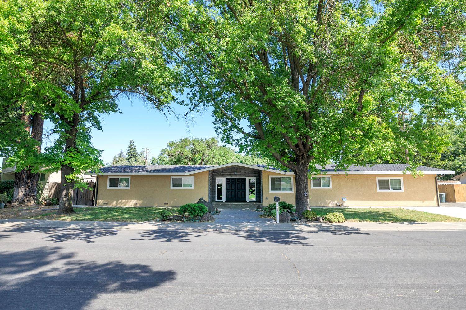 509 Wentworth LN, Modesto, CA 95350