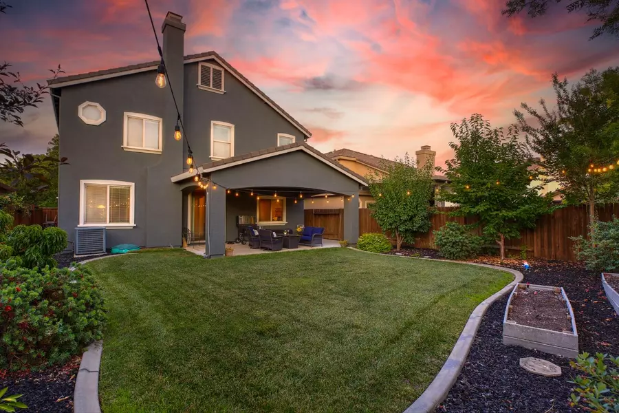 125 Adrienne CT, Roseville, CA 95747