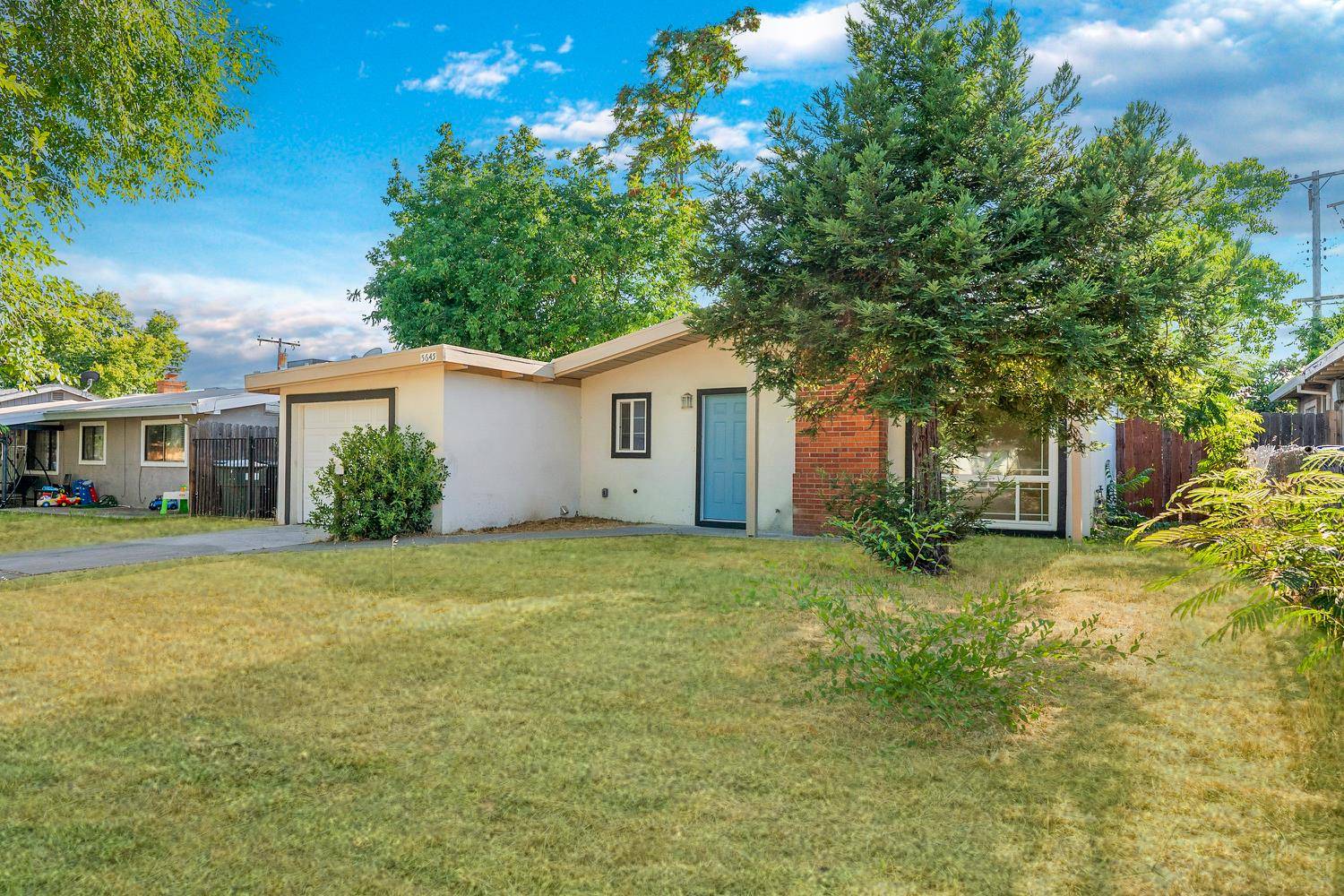 North Highlands, CA 95660,5645 Rosario BLVD