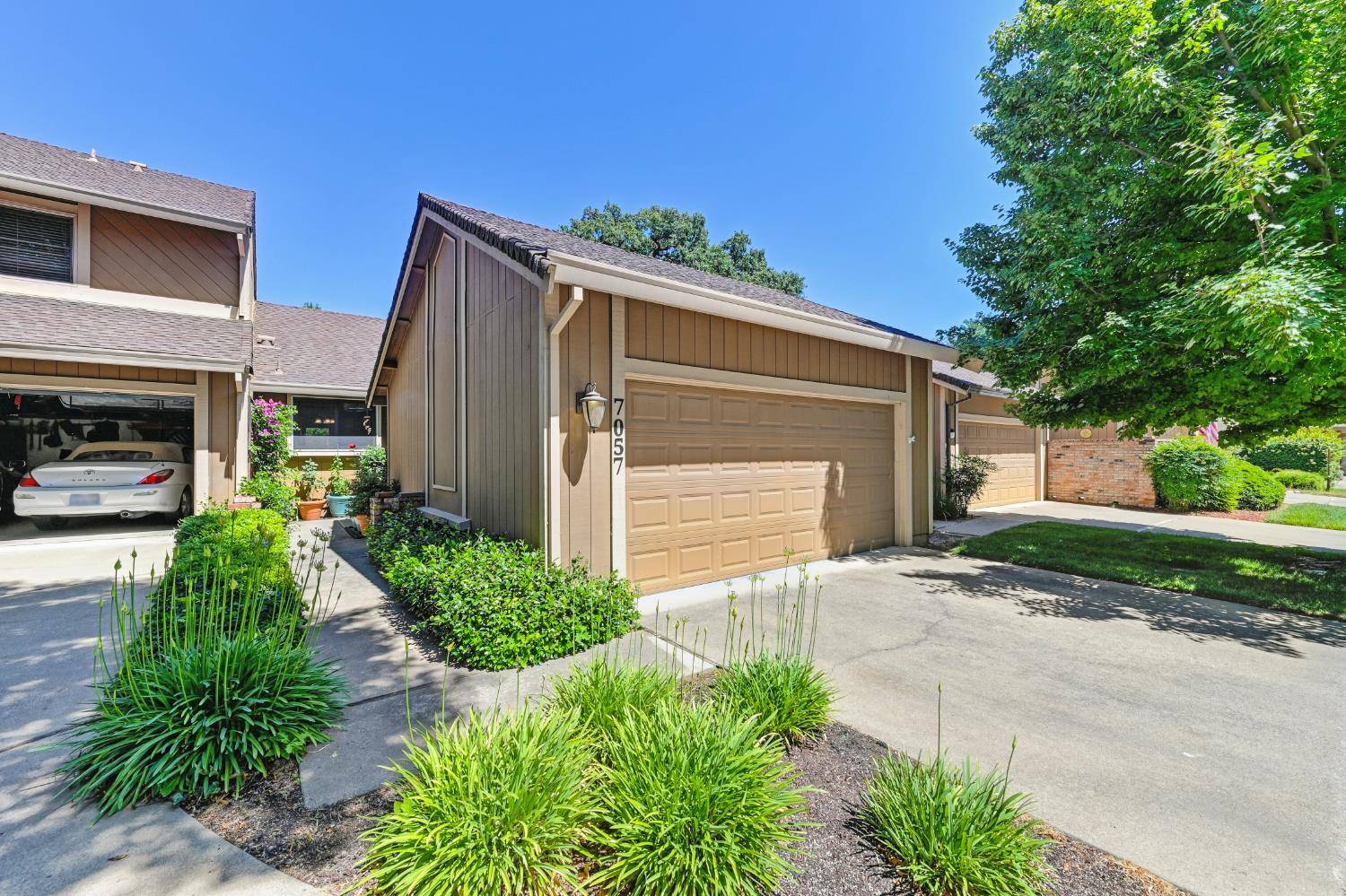 Citrus Heights, CA 95621,7057 Lompoc CT