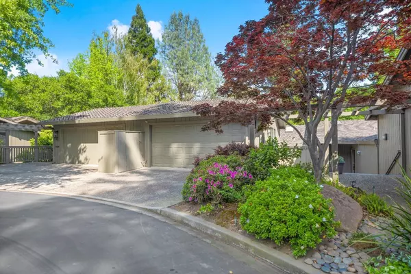 76 Riverknoll PL, Carmichael, CA 95608