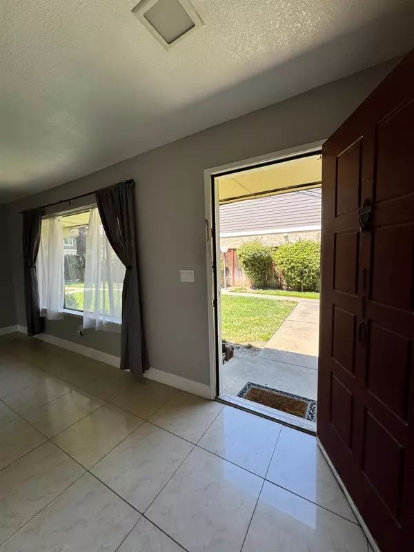 Woodland, CA 95695,758 W Lincoln AVE #110
