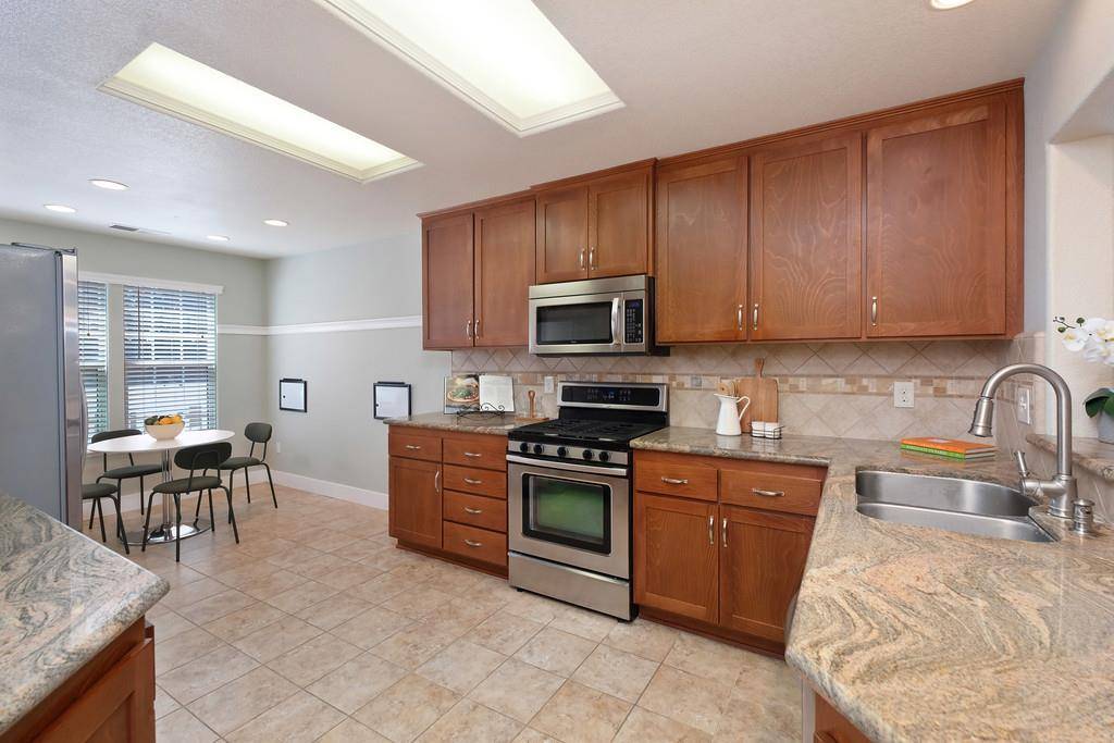 Davis, CA 95618,381 Becerra WAY