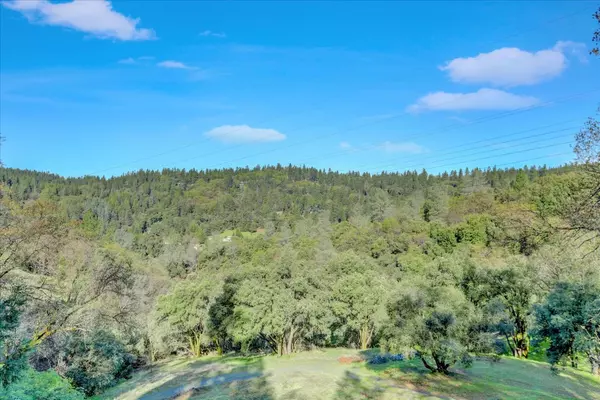 15690 Fay RD, Grass Valley, CA 95949