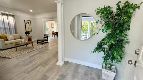 Stockton, CA 95203,228 W Willow ST