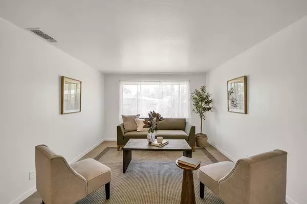 Sacramento, CA 95822,7024 Tamoshanter WAY