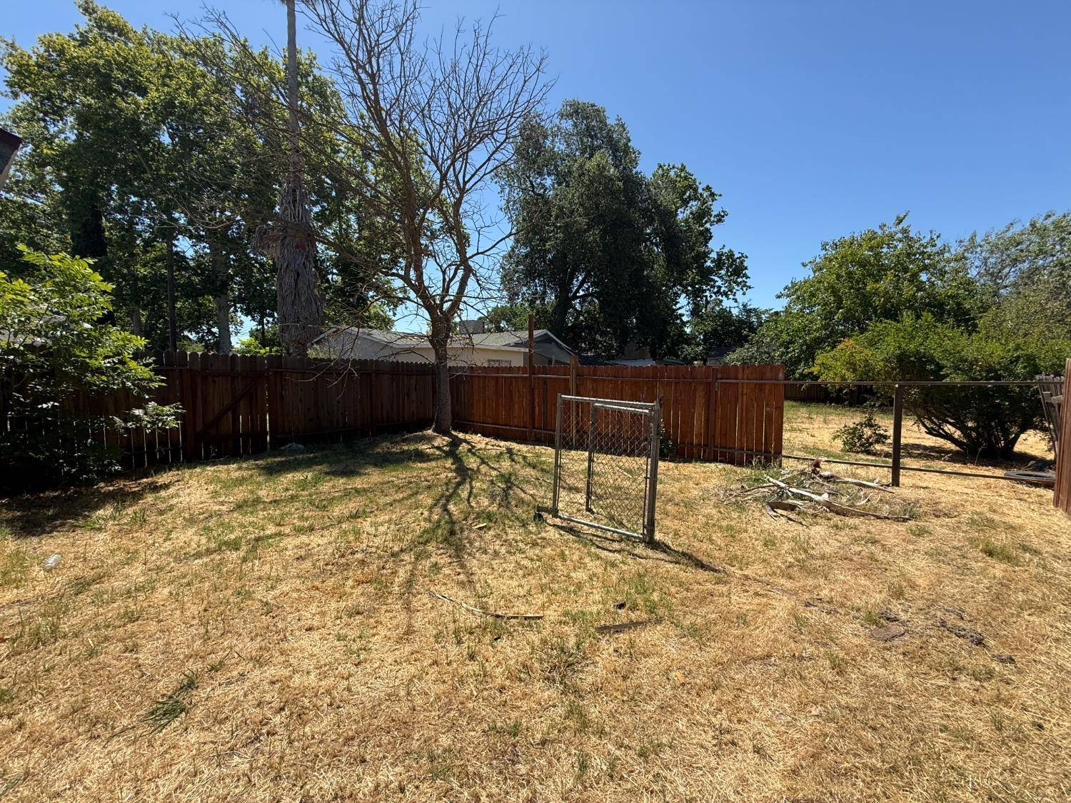 Sacramento, CA 95815,831 Price CT