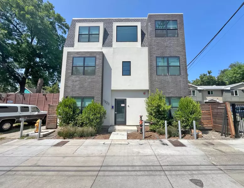 1323 Democracy ALY, Sacramento, CA 95814
