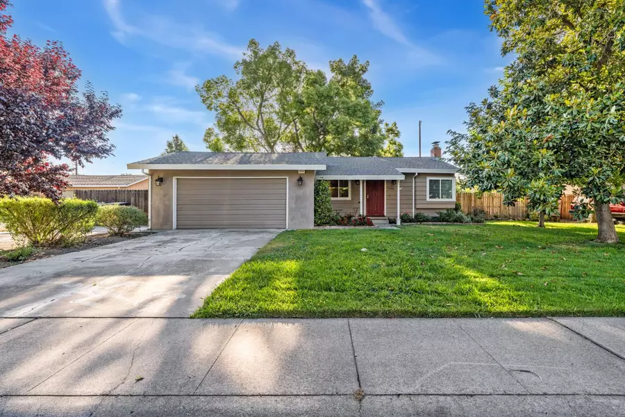 7493 Red Willow ST, Sacramento, CA 95822