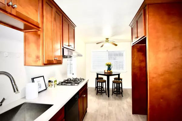 Sacramento, CA 95822,2111 Arliss WAY